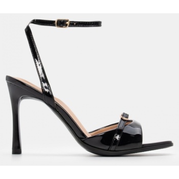 πέδιλα με διακοσμητικό λουράκι  σε προσφορά