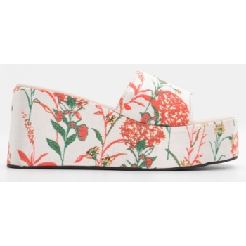 πλατφόρμες με πολύχρωμα λουλούδια - μπεζ σε προσφορά