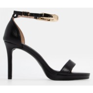  πέδιλα με μεταλλική λεπτομέρεια στην μπαρέτα - μαύρο