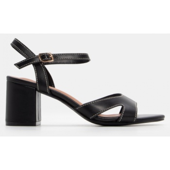 πέδιλα με ανοίγματα στο πλάι & ραφές  σε προσφορά