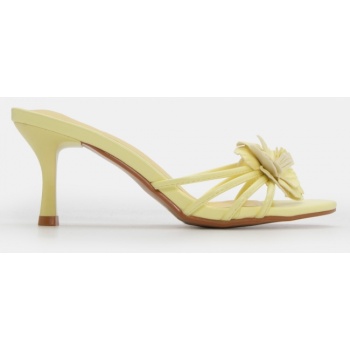 mules με διακοσμητικό λουλούδι - κίτρινο σε προσφορά