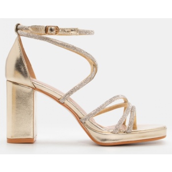 πέδιλα με πολλαπλά λουράκια από strass σε προσφορά