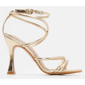 πέδιλα με λουράκια σε χιαστί σχέδιο  σε προσφορά