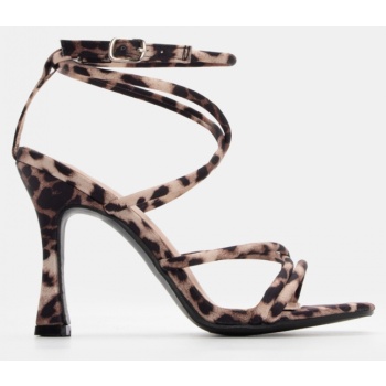 πέδιλα με λουράκια σε χιαστί σχέδιο  σε προσφορά