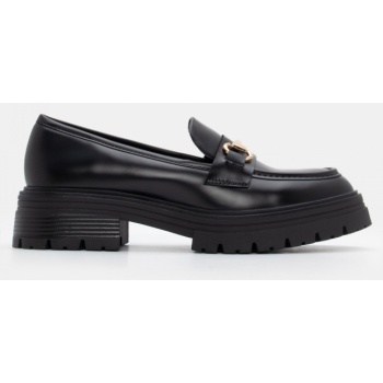 μοκασίνια με διακοσμητική αγκράφα  σε προσφορά