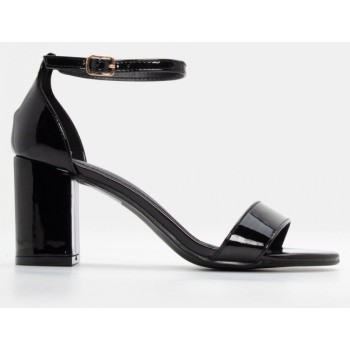 πέδιλα με μπαρέτα - μαύρο σε προσφορά