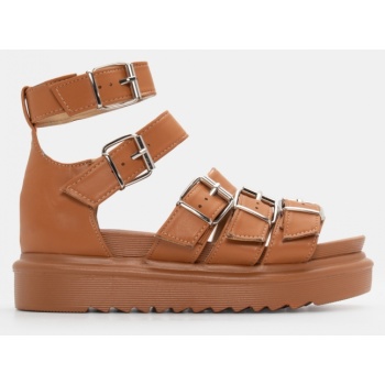 σανδάλια flatform με λουράκια & τόκες  σε προσφορά