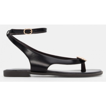 flat σανδάλια με μπαρέτα & διακοσμητικό σε προσφορά