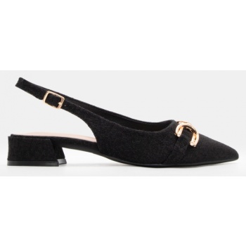 γοβάκια μυτερά με διακοσμητική αγκράφα σε προσφορά