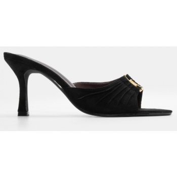 mules με μεταλλικό διακοσμητικό - μαύρο σε προσφορά