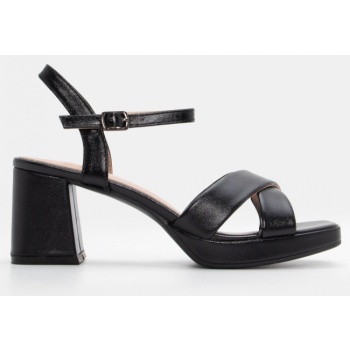 πέδιλα με χιαστί λουράκια & φιάπα  σε προσφορά