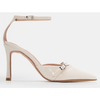 γόβες με μπαρέτα & διακοσμητικό λουράκι σε προσφορά