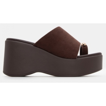 πλατφόρμες με μεταλλική λεπτομέρεια  σε προσφορά