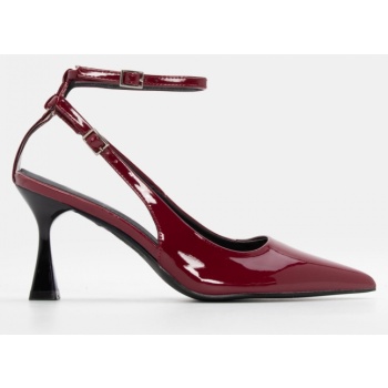 γόβες μυτερές με μπαρέτα  σε προσφορά