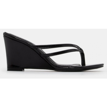 πλατφόρμες με λουράκια - μαύρο-λουστρίνι σε προσφορά