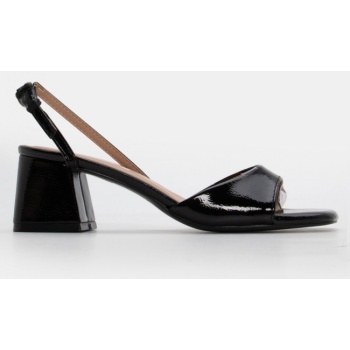 πέδιλα με λουράκι & τόκα  σε προσφορά