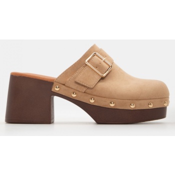 clogs με διακοσμητικό λουράκι & τρούκς σε προσφορά