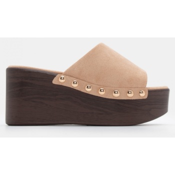 clogs με φαρδιά φάσα - μπεζ σε προσφορά