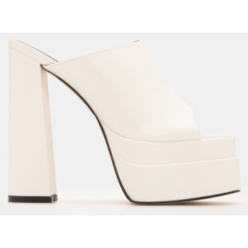 mules με διπλή φιάπα - λευκό σε προσφορά