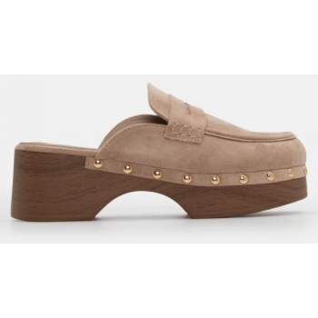 clogs με διακοσμητικά τρούκς - μπεζ σε προσφορά