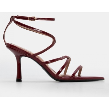 πέδιλα με πολλαπλά λουράκια & χιαστί σε προσφορά