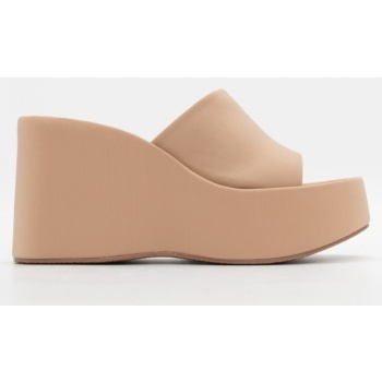 πλατφόρμες με φαρδιά φάσα - nude σε προσφορά