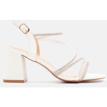 πέδιλα με πολλαπλά λουράκια από strass σε προσφορά