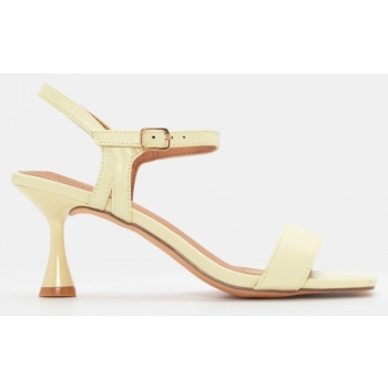 πέδιλα με μπαρέτα - κίτρινο σε προσφορά