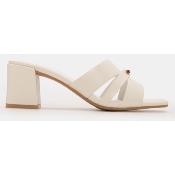 mules με ανοίγματα στο πλάι  σε προσφορά