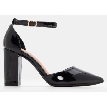 γόβες μυτερές με μπαρέτα  σε προσφορά