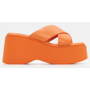 πλατφόρμες με χιαστί λουράκια  σε προσφορά