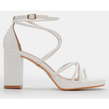 πέδιλα με πολλαπλά λουράκια & μπαρέτα  σε προσφορά