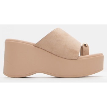 πλατφόρμες με μεταλλική λεπτομέρεια  σε προσφορά