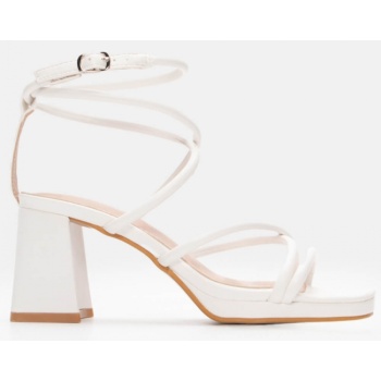 πέδιλα με πολλαπλά λουράκια & φιάπα  σε προσφορά