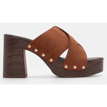 clogs με χιαστί λουράκια - κάμελ σε προσφορά