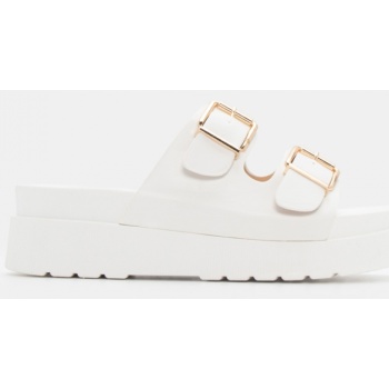 σανδάλια flatform με διπλές τόκες  σε προσφορά