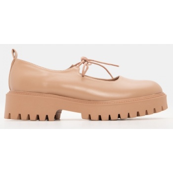 μοκασίνια με τρακτερωτή σόλα & κορδόνια σε προσφορά