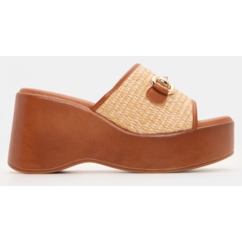 πλατφόρμες με διακοσμητική αγκράφα  σε προσφορά