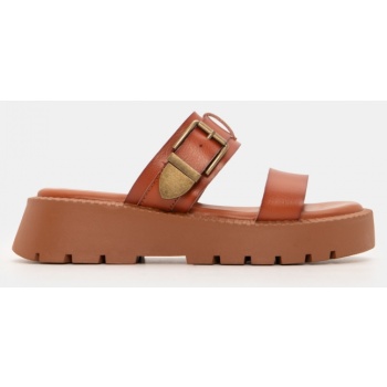 σανδάλια flatform με διακοσμητικό σε προσφορά