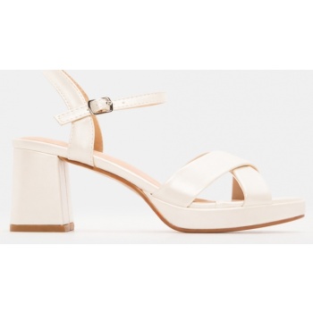 πέδιλα με χιαστί λουράκια - λευκό σε προσφορά