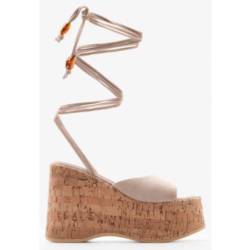 πλατφόρμες lace up με διακοσμητικές σε προσφορά