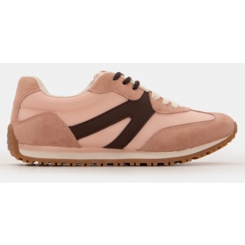 sneakers σε συνδυασμό χρωμάτων & υλικών σε προσφορά