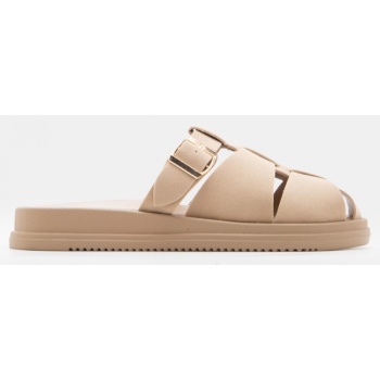 σανδάλια flatform με περίτεχνα λουράκια σε προσφορά