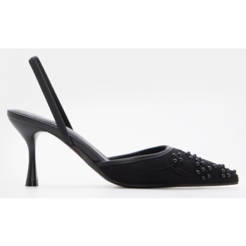 γόβες μυτερές με διακοσμητικές χάντρες σε προσφορά