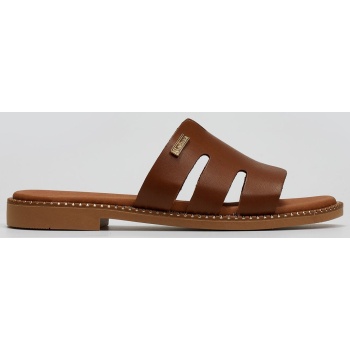 σανδάλια δερμάτινα με ανοίγματα στη σε προσφορά