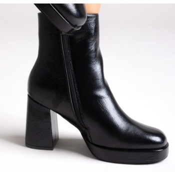 erynn square-toe crinkled patent boots σε προσφορά