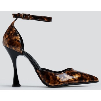 γόβες μυτερές λουστρίνι με print σε προσφορά