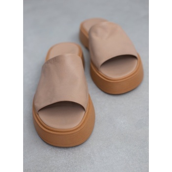 σανδάλια flatforms δερμάτινα με φαρδιά