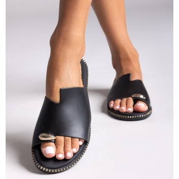 σανδάλια δερμάτινα με ασύμμετρη φάσα σε προσφορά