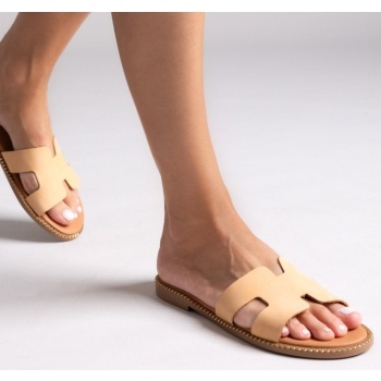 σανδάλια δερμάτινα με ανοίγματα estil 